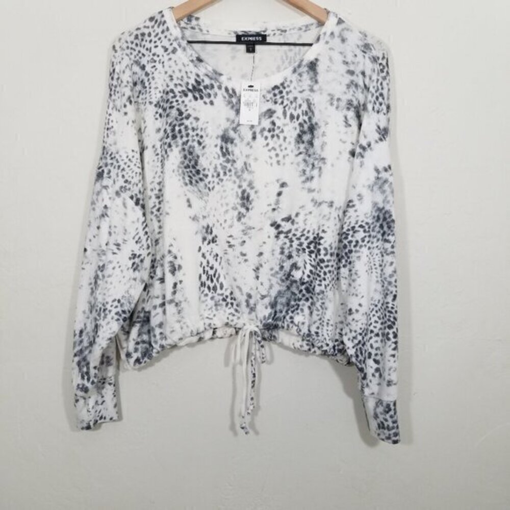 NWT Express Print Pullover Long Sleeve Top Size M